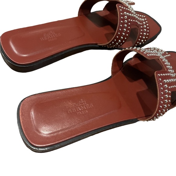 Hermes Oran Studs Calfskin in Rouge Tomette Sandle in 38.5 w/ Receipt/Box/Bags - Picture 3 of 7